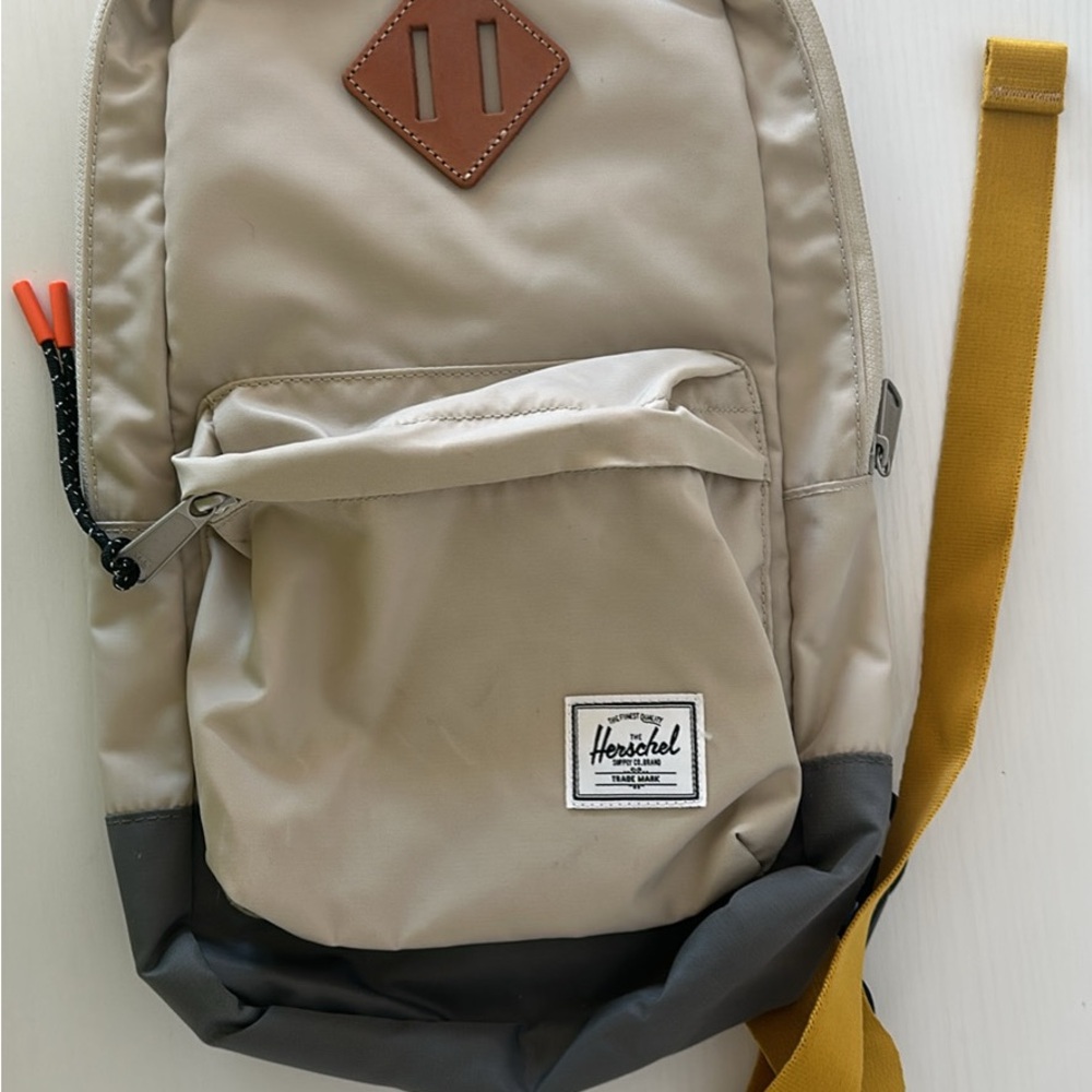 Herschel Heritage Shoulder Bag - 8L